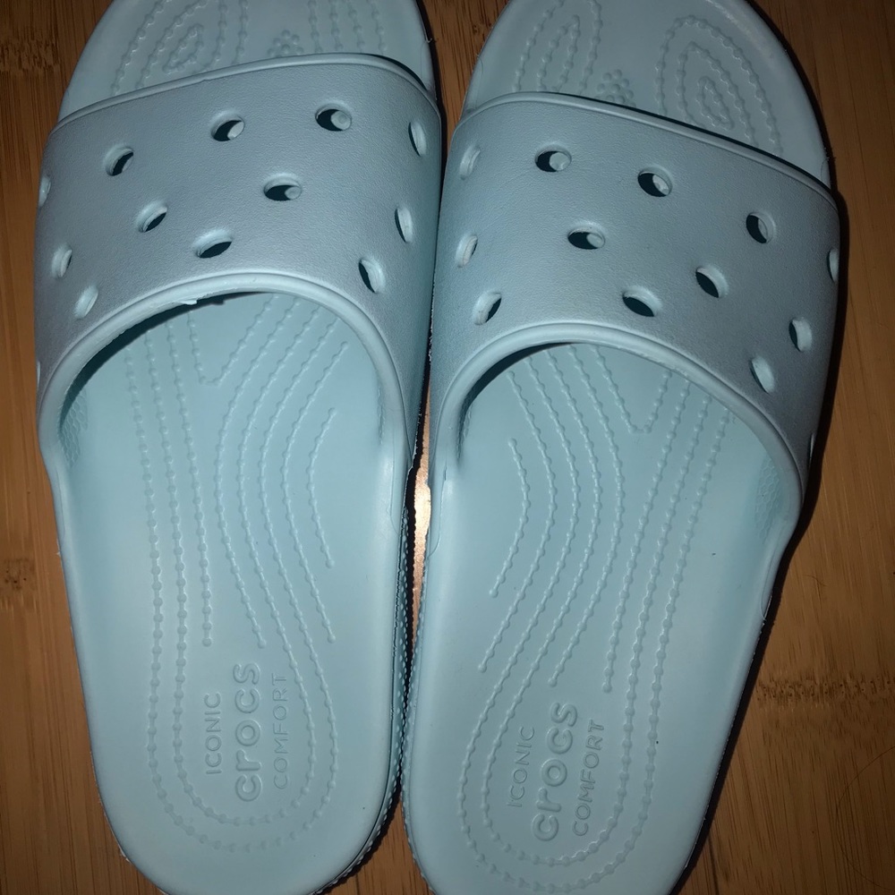 Croc women’s slides size 7